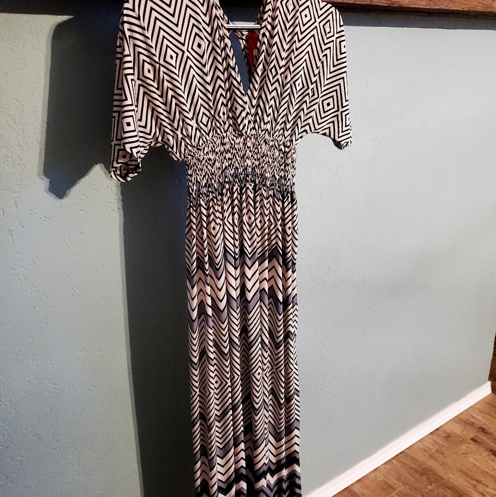 Womans dress (floor length)